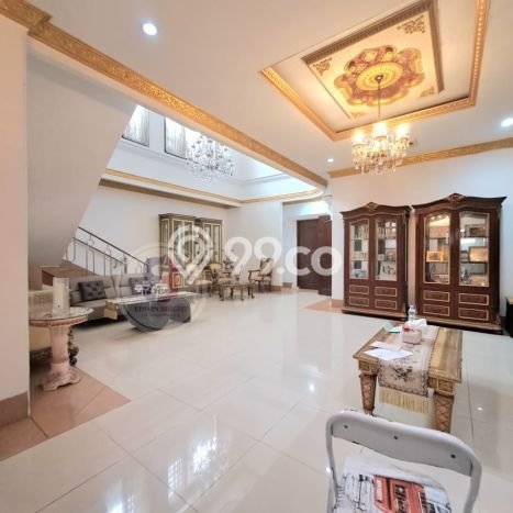 Ready to Use! Premium House LT 368m2 Desain Modern di Gandaria Ready to Use! Premium House LT 368m2 Desain Modern di Gandaria