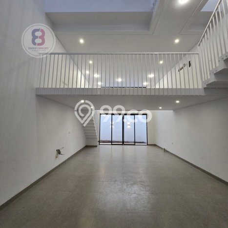 Hunian Mewah LB 160m2 Siap Pakai Desain Elegan di Joglo, Jakarta Barat Hunian Mewah LB 160m2 Siap Pakai Desain Elegan di Joglo, Jakarta Barat