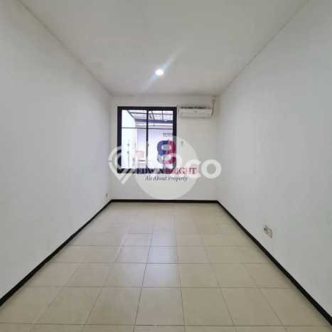 Rumah Modern 2 KT LT 142m2 di Graha Raya Rumah Modern 2 KT LT 142m2 di Graha Raya