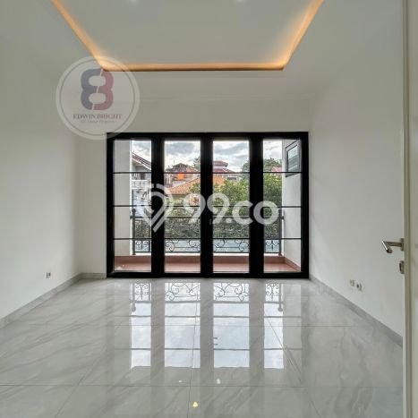 Jual Rumah Luas Elegan Dengan View Eksklusif di Pondok Indah, Jakarta Selatan Jual Rumah Luas Elegan Dengan View Eksklusif di Pondok Indah, Jakarta Selatan