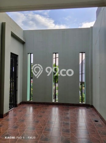 Rumah Mewah Siap Huni LT 232m2 di Cipondoh, Tangerang Rumah Mewah Siap Huni LT 232m2 di Cipondoh, Tangerang