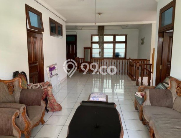 Jual Rumah Mewah Megah Dengan View Eksklusif di Tanjung Duren Selatan, Jakarta Barat Jual Rumah Mewah Megah Dengan View Eksklusif di Tanjung Duren Selatan, Jakarta Barat