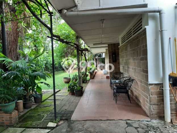 Siap Huni Rumah Mewah 4 Kamar di Kebayoran Baru Dekat ke Mana Pun Siap Huni Rumah Mewah 4 Kamar di Kebayoran Baru Dekat ke Mana Pun