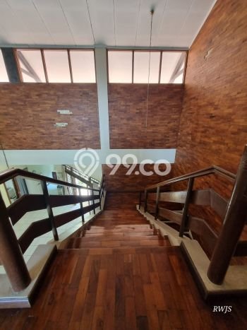 Rumah Elit Modern Tanpa Renovasi di Setiabudi Bandung Rumah Elit Modern Tanpa Renovasi di Setiabudi Bandung