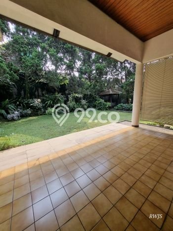 Rumah Elit Modern Tanpa Renovasi di Setiabudi Bandung Rumah Elit Modern Tanpa Renovasi di Setiabudi Bandung
