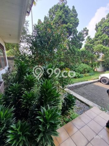 Rumah Elit Modern Tanpa Renovasi di Setiabudi Bandung Rumah Elit Modern Tanpa Renovasi di Setiabudi Bandung