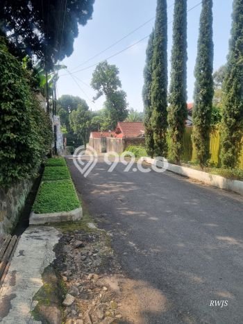 Rumah Elit Modern Tanpa Renovasi di Setiabudi Bandung Rumah Elit Modern Tanpa Renovasi di Setiabudi Bandung