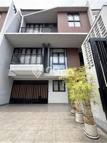 Rumah Luxury Modern Tanpa Renovasi di Ampera Jakarta Selatan Rumah Luxury Modern Tanpa Renovasi di Ampera Jakarta Selatan