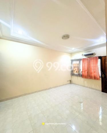 Rumah Elit LB 200m2 Siap Pakai Desain Elegan di Taman Ratu, Jakarta Barat Rumah Elit LB 200m2 Siap Pakai Desain Elegan di Taman Ratu, Jakarta Barat
