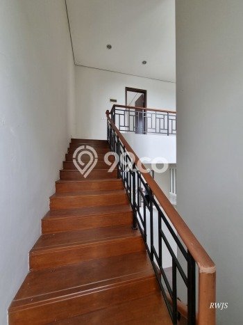 Rumah Eksklusif Siap Huni LT 250m2 di BSD Green Wich, Tangerang Rumah Eksklusif Siap Huni LT 250m2 di BSD Green Wich, Tangerang