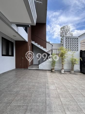Rumah Luxury Modern Tanpa Renovasi di Ampera Jakarta Selatan Rumah Luxury Modern Tanpa Renovasi di Ampera Jakarta Selatan