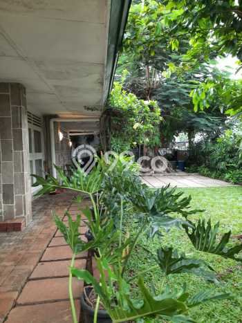Siap Huni Rumah Mewah 4 Kamar di Kebayoran Baru Dekat ke Mana Pun Siap Huni Rumah Mewah 4 Kamar di Kebayoran Baru Dekat ke Mana Pun