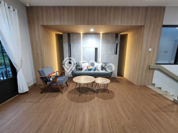 For Sale! Luxury House LT 250m2 Desain Elegan di Tb Simatupang For Sale! Luxury House LT 250m2 Desain Elegan di Tb Simatupang