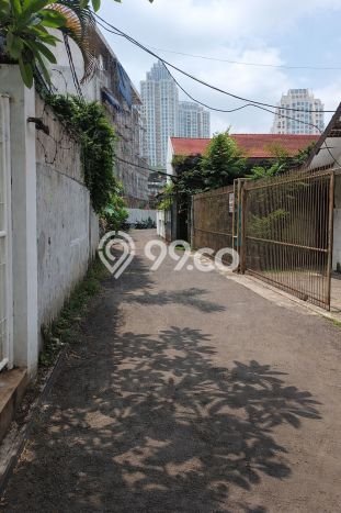 Rumah Sederhana Dijual di Kebayoran Lama 5 Kamar dengan LT 375m2 Rumah Sederhana Dijual di Kebayoran Lama 5 Kamar dengan LT 375m2