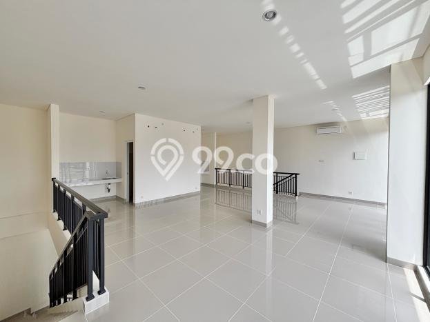 LOKASI PREMIUM! Ruko Kawasan Niaga Kawasan Gading Serpong, Luas 119m², Siap Operasional LOKASI PREMIUM! Ruko Kawasan Niaga Kawasan Gading Serpong, Luas 119m², Siap Operasional