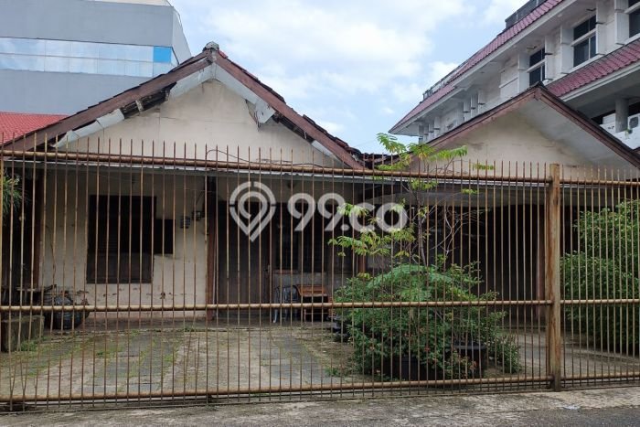 Rumah Sederhana Dijual di Kebayoran Lama 5 Kamar dengan LT 375m2 Rumah Sederhana Dijual di Kebayoran Lama 5 Kamar dengan LT 375m2
