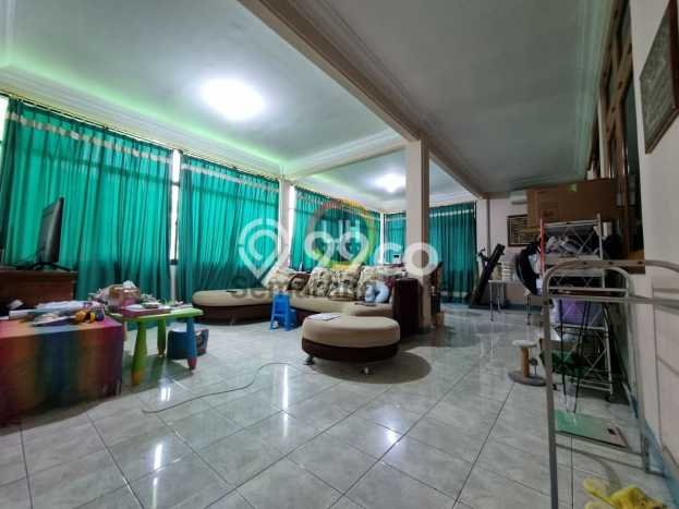 Rumah Terawat di Gajah Mungkur, Semarang, Luas 603m2m² LB 380m2m² HARGA MENARIK! Rumah Terawat di Gajah Mungkur, Semarang, Luas 603m2m² LB 380m2m² HARGA MENARIK!