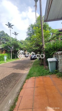 Rumah Terawat area Lippo Karawaci, Tangerang, Luas Tanah 240m², LB 200m² Rumah Terawat area Lippo Karawaci, Tangerang, Luas Tanah 240m², LB 200m²
