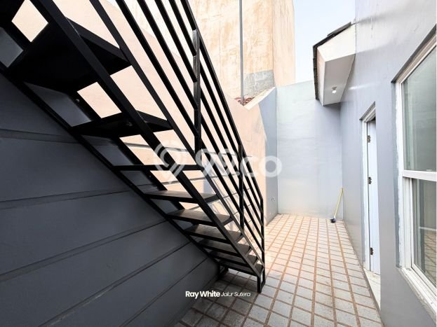 Rumah Modern 3 Kamar LT 126m2 di Gading Serpong Rumah Modern 3 Kamar LT 126m2 di Gading Serpong