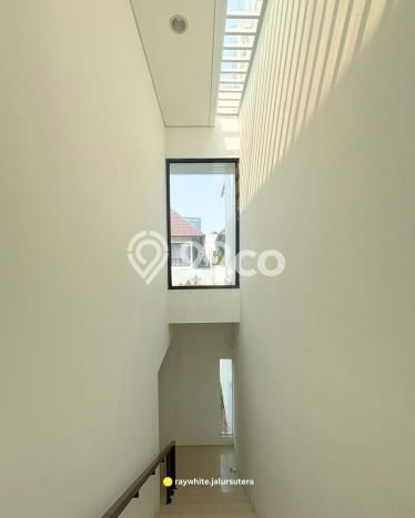 Rumah Elit LB 350m2 Siap Pakai Desain Elegan di BSD, Tangerang Rumah Elit LB 350m2 Siap Pakai Desain Elegan di BSD, Tangerang