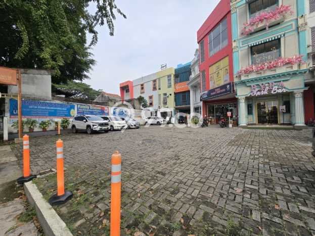 Disewakan Ruko komersial di Pondok Aren luas bangunan 67m2 Disewakan Ruko komersial di Pondok Aren luas bangunan 67m2