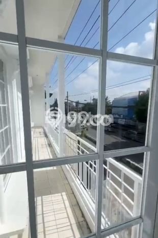 Ruko Disewakan di Jajar, Luas 120m2m², Lokasi Bisnis, Akses Strategis Ruko Disewakan di Jajar, Luas 120m2m², Lokasi Bisnis, Akses Strategis