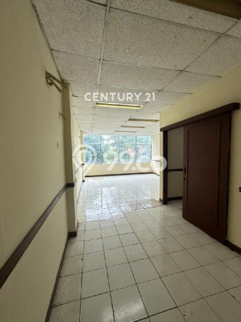 Unit Ruko disewakan di Kelapa Gading Jakarta Utara dengan LT 72m2 / LB 288m2 Unit Ruko disewakan di Kelapa Gading Jakarta Utara dengan LT 72m2 / LB 288m2