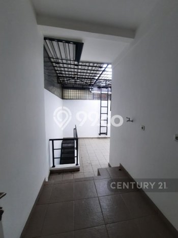 LOKASI STRATEGIS! Rumah di Kelapa Gading, Akses ke Tol, 3 KM, LT 220m² LB 400m² LOKASI STRATEGIS! Rumah di Kelapa Gading, Akses ke Tol, 3 KM, LT 220m² LB 400m²