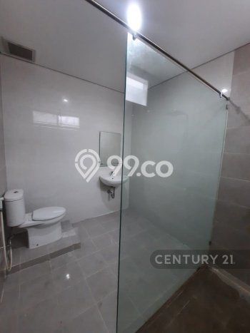 LOKASI STRATEGIS! Rumah di Kelapa Gading, Akses ke Tol, 3 KM, LT 220m² LB 400m² LOKASI STRATEGIS! Rumah di Kelapa Gading, Akses ke Tol, 3 KM, LT 220m² LB 400m²