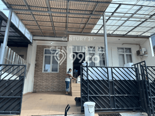 Rumah di Kelapa Gading, 3 KT, Lingkungan Elite, LT 136m² Bangunan 250m² Rumah di Kelapa Gading, 3 KT, Lingkungan Elite, LT 136m² Bangunan 250m²