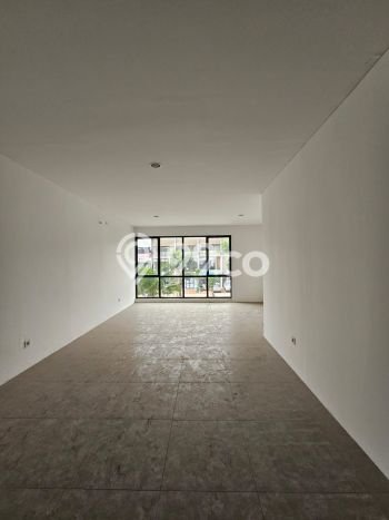 Unit Ruko disewakan di Karawaci Tangerang dengan LT 60m2 / LB 150m2 Unit Ruko disewakan di Karawaci Tangerang dengan LT 60m2 / LB 150m2