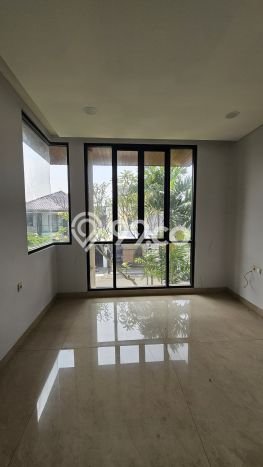 For Sale Rumah Mewah Exclusive di Karawaci, Tangerang For Sale Rumah Mewah Exclusive di Karawaci, Tangerang