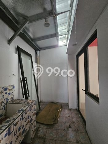 Unit Ruko disewakan di Karawaci Tangerang dengan LT 60m2 / LB 150m2 Unit Ruko disewakan di Karawaci Tangerang dengan LT 60m2 / LB 150m2