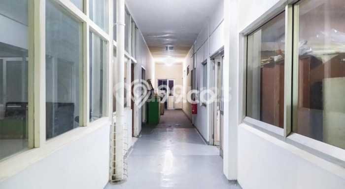 Unit Gudang Dijual di Laweyan Surakarta Luas Bangunan 3500m2 Unit Gudang Dijual di Laweyan Surakarta Luas Bangunan 3500m2