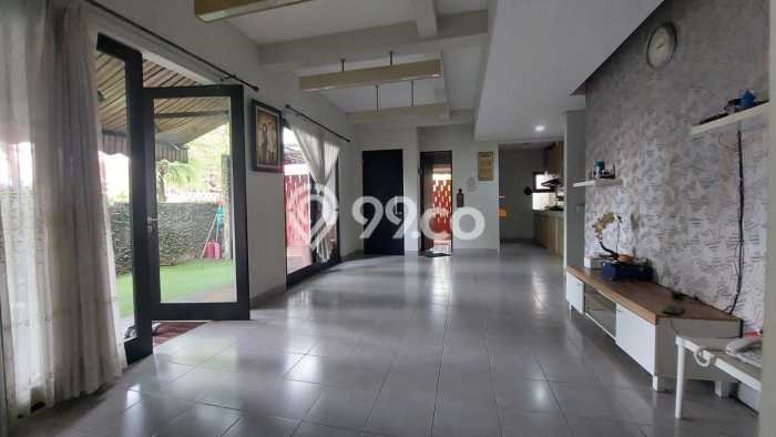 Jual Cepat Rumah dengan Luas Tanah 132m² dan Luas Bangunan 150m² di Kawasan Bintaro, Tangerang Selatan Jual Cepat Rumah dengan Luas Tanah 132m² dan Luas Bangunan 150m² di Kawasan Bintaro, Tangerang Selatan