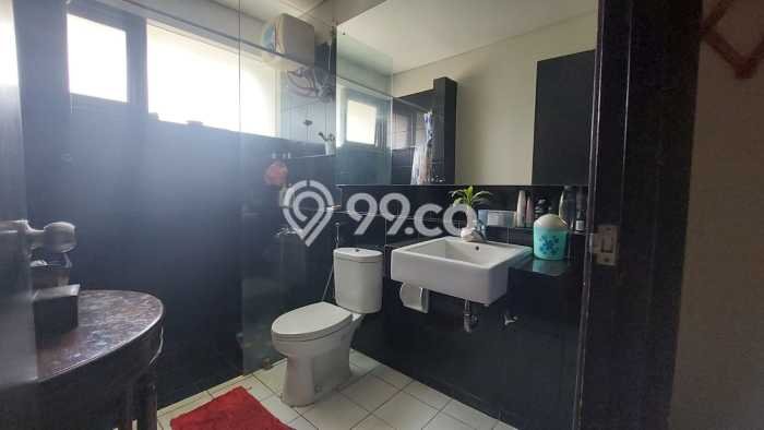 Jual Cepat Rumah dengan Luas Tanah 132m² dan Luas Bangunan 150m² di Kawasan Bintaro, Tangerang Selatan Jual Cepat Rumah dengan Luas Tanah 132m² dan Luas Bangunan 150m² di Kawasan Bintaro, Tangerang Selatan