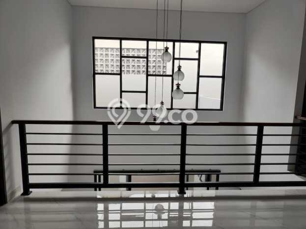 Ready to Use! Luxury House LT 180m2 Desain Elegan di Bintaro Ready to Use! Luxury House LT 180m2 Desain Elegan di Bintaro