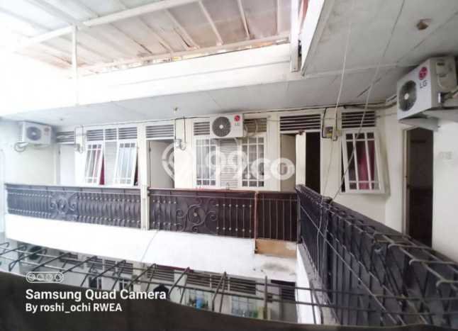 Hunian Mewah LB 400m2 Siap Pakai Desain Elegan di Bintaro, Tangerang Selatan Hunian Mewah LB 400m2 Siap Pakai Desain Elegan di Bintaro, Tangerang Selatan