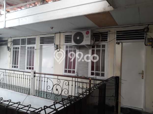 Hunian Mewah LB 400m2 Siap Pakai Desain Elegan di Bintaro, Tangerang Selatan Hunian Mewah LB 400m2 Siap Pakai Desain Elegan di Bintaro, Tangerang Selatan