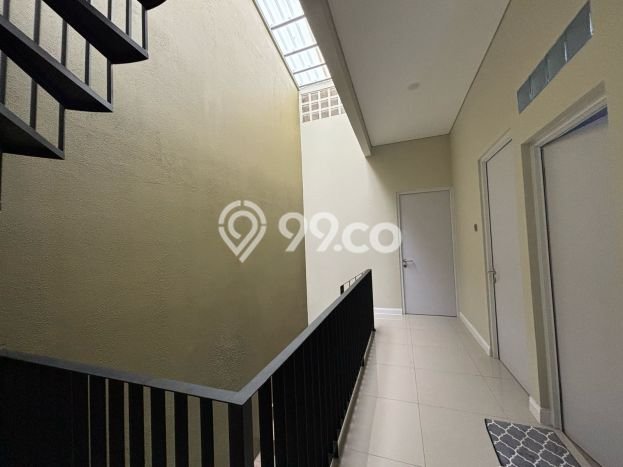 Rumah Luas Asri 4 KT Siap Huni di Bintaro Tangerang Selatan Rumah Luas Asri 4 KT Siap Huni di Bintaro Tangerang Selatan