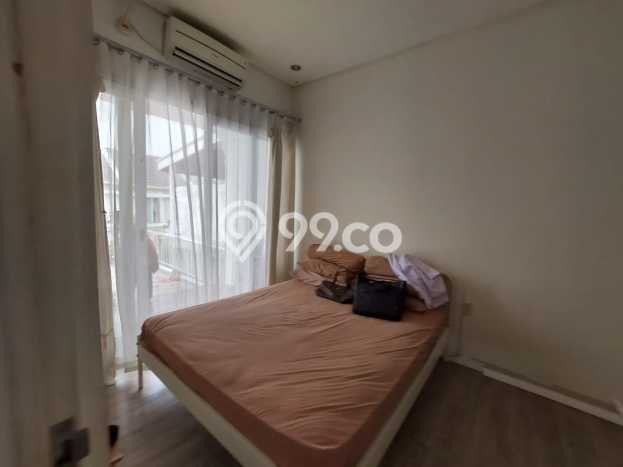 Rumah Strategis Modern Lb 210m2 di Ciputat Timur, Tangerang Selatan Rumah Strategis Modern Lb 210m2 di Ciputat Timur, Tangerang Selatan