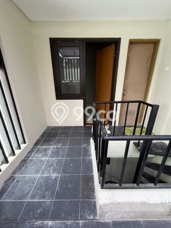 Rumah Area Nyaman di Bintaro, Tangerang Selatan, LT 135m² LB 200m² Rumah Area Nyaman di Bintaro, Tangerang Selatan, LT 135m² LB 200m²
