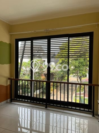 Rumah Area Nyaman di Bintaro, Tangerang Selatan, LT 135m² LB 200m² Rumah Area Nyaman di Bintaro, Tangerang Selatan, LT 135m² LB 200m²