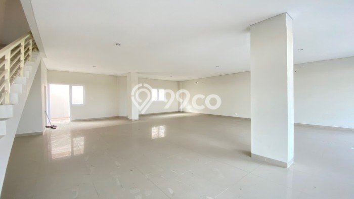 LOKASI PREMIUM! Ruko di Gading Serpong, Luas 324m², Area Bisnis LOKASI PREMIUM! Ruko di Gading Serpong, Luas 324m², Area Bisnis