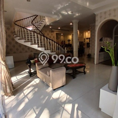 Rumah Elit LB 900m2 Siap Pakai Desain Elegan di Taman Grisenda, Jakarta Utara Rumah Elit LB 900m2 Siap Pakai Desain Elegan di Taman Grisenda, Jakarta Utara