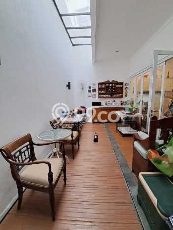 Rumah Luxury Modern Tanpa Renovasi di Joglo Jakarta Barat Rumah Luxury Modern Tanpa Renovasi di Joglo Jakarta Barat