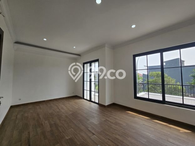 Rumah Luxury Modern Tanpa Renovasi di BSD Tangerang Rumah Luxury Modern Tanpa Renovasi di BSD Tangerang