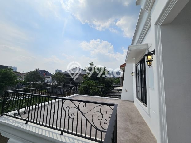 Rumah Luxury Modern Tanpa Renovasi di BSD Tangerang Rumah Luxury Modern Tanpa Renovasi di BSD Tangerang