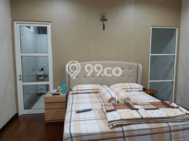 Rumah Elit LB 359m2 Siap Huni Desain Elegan di Gading Serpong, Tangerang Rumah Elit LB 359m2 Siap Huni Desain Elegan di Gading Serpong, Tangerang