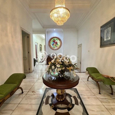 Rumah Eksklusif Dijual LT 720m2 di Kebon Jeruk, Jakarta Barat Rumah Eksklusif Dijual LT 720m2 di Kebon Jeruk, Jakarta Barat